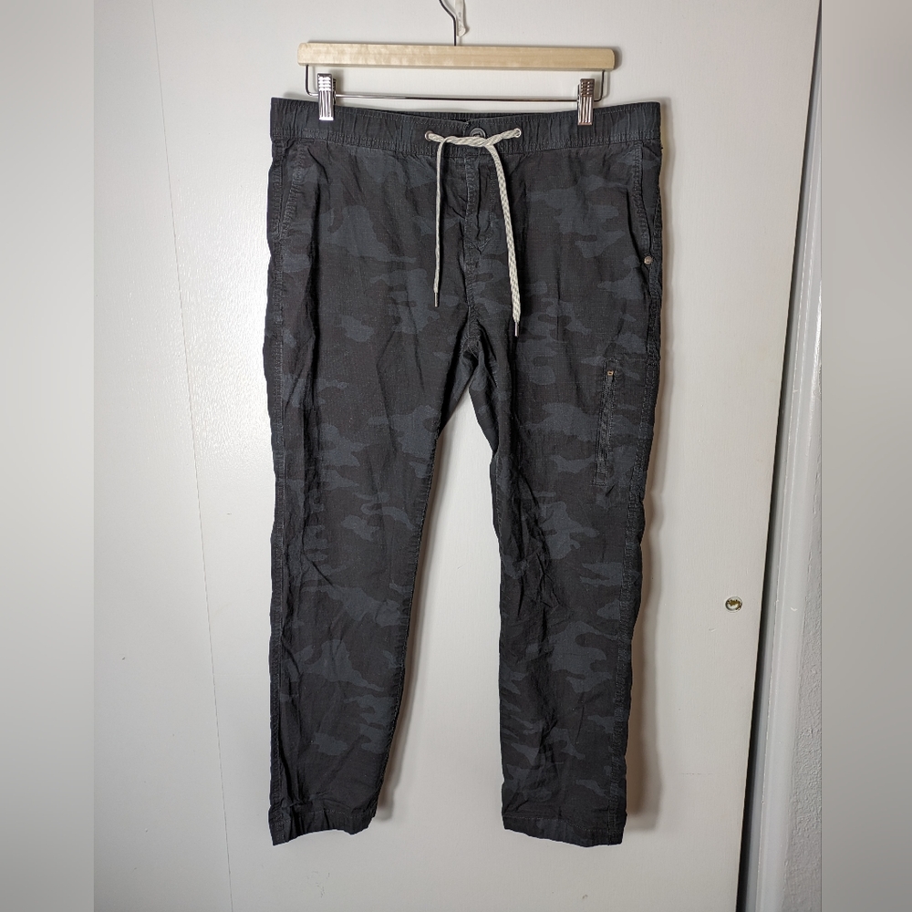 Vuori Camo Jogger Pants - Black - Picture 2 of 6